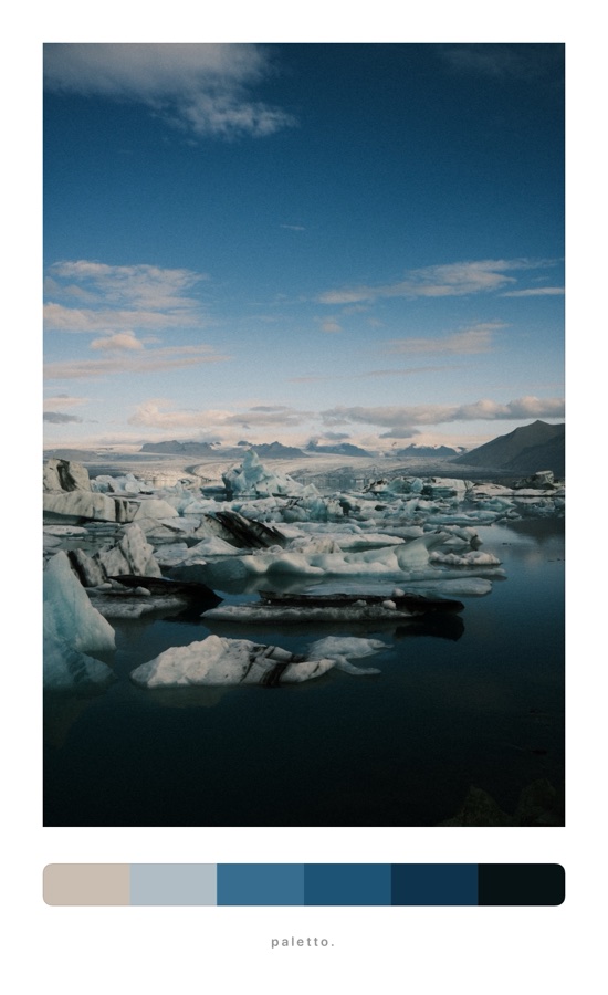 Glacier lagoon at Jökulsárlón in a classic white matte